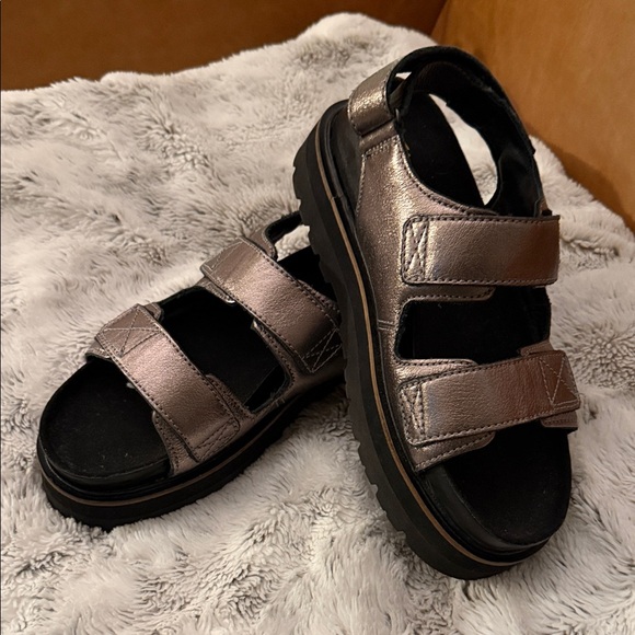Clarks Ladies ORIANNA SEA Metallic Leather Sandals - Picture 5 of 5